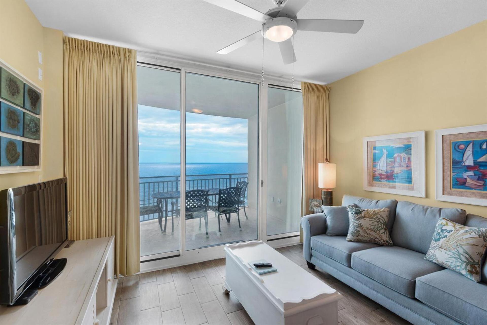 Aqua 706 Holiday home *